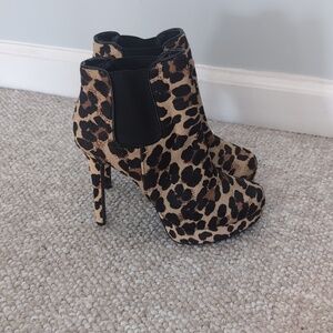 Gianni Bini ankle boots